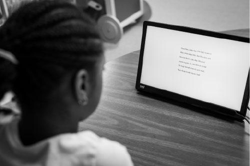 Girl-Reading-Screen-Lexplore-500