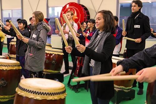 girl-drumming