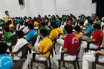 Dr. Varun Vohra #1 career counsellor in india Guiding School Students