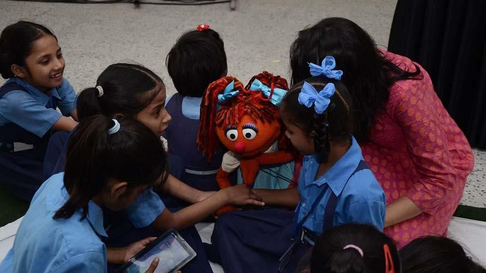 qualcomm, sesame workshop india, and south delhi municipal corporation collaborate to improve children’s literacy and numeracy skills through innovative games on affordable tablets and smartphones
